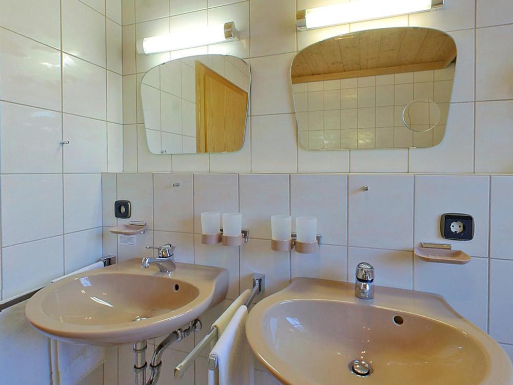Hotel Alpina Hagnau Pokoj fotografie