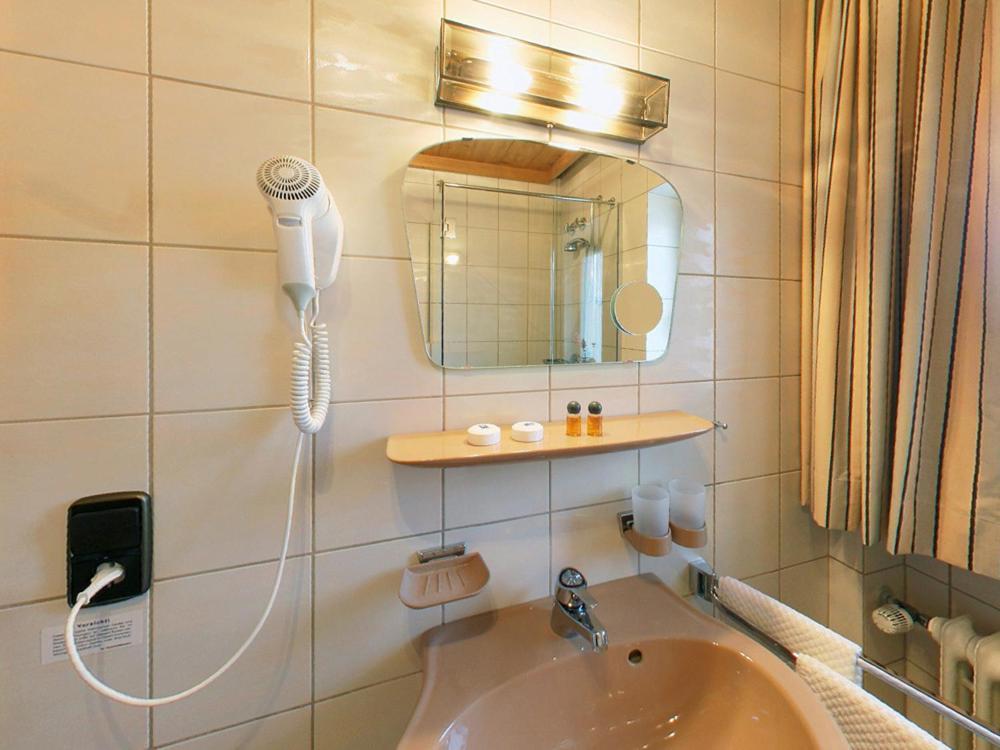 Hotel Alpina Hagnau Pokoj fotografie